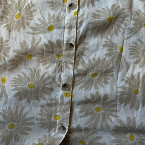 Torrid 3x Women's Tan Flower Sleeveless Blouse NWT - Picture 9 of 12